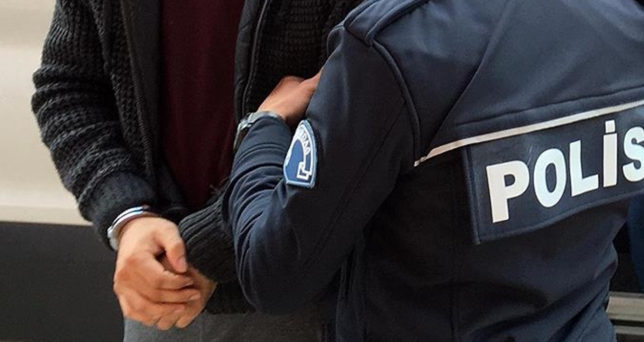 tekirdagda trafikte aracindan havaya ates acan surucu gozaltina alindi V68HmX7n