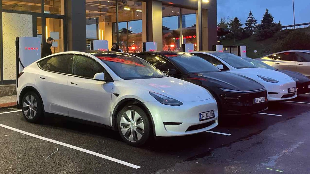 tesla tekirdagda supercharger istasyonu acti A74J4PVU