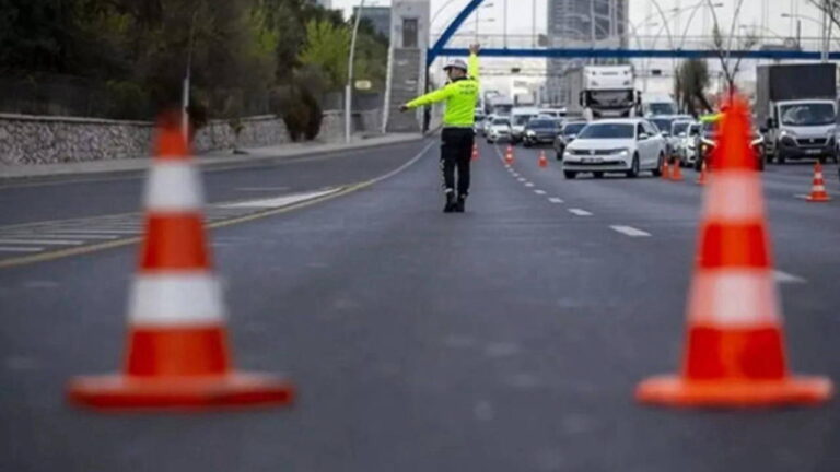 3-mayis-istanbulda-bugun-hangi-yollar-trafige-kapali-alternatif-guzergahlar-neresi-7JbfW9HE