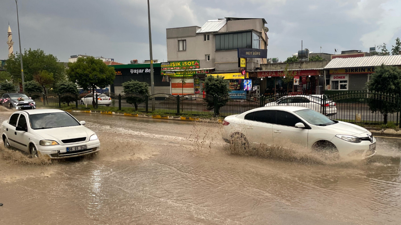 Şanlıurfa’da Yoğun Yağmur Hayatı Olumsuz Etkiledi