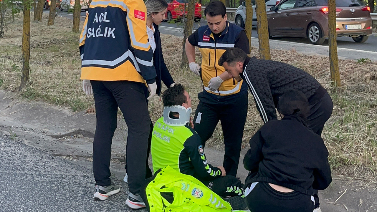 Trafik Güvenliği İçin Görevdeki Polis Memuruna Otomobil Çarptı