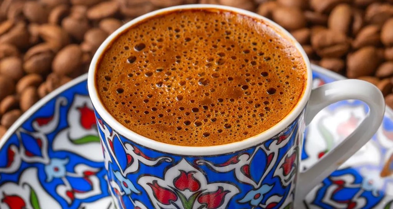 Turk kahvesinin kopugu dolup tassin istiyorsaniz bir de boyle pisirin eAJ2LuGA